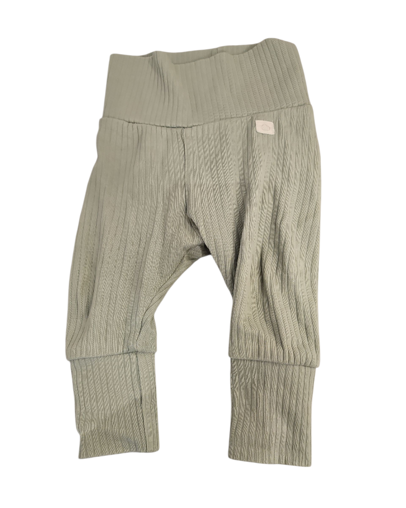 Set med body, byxor och mössa