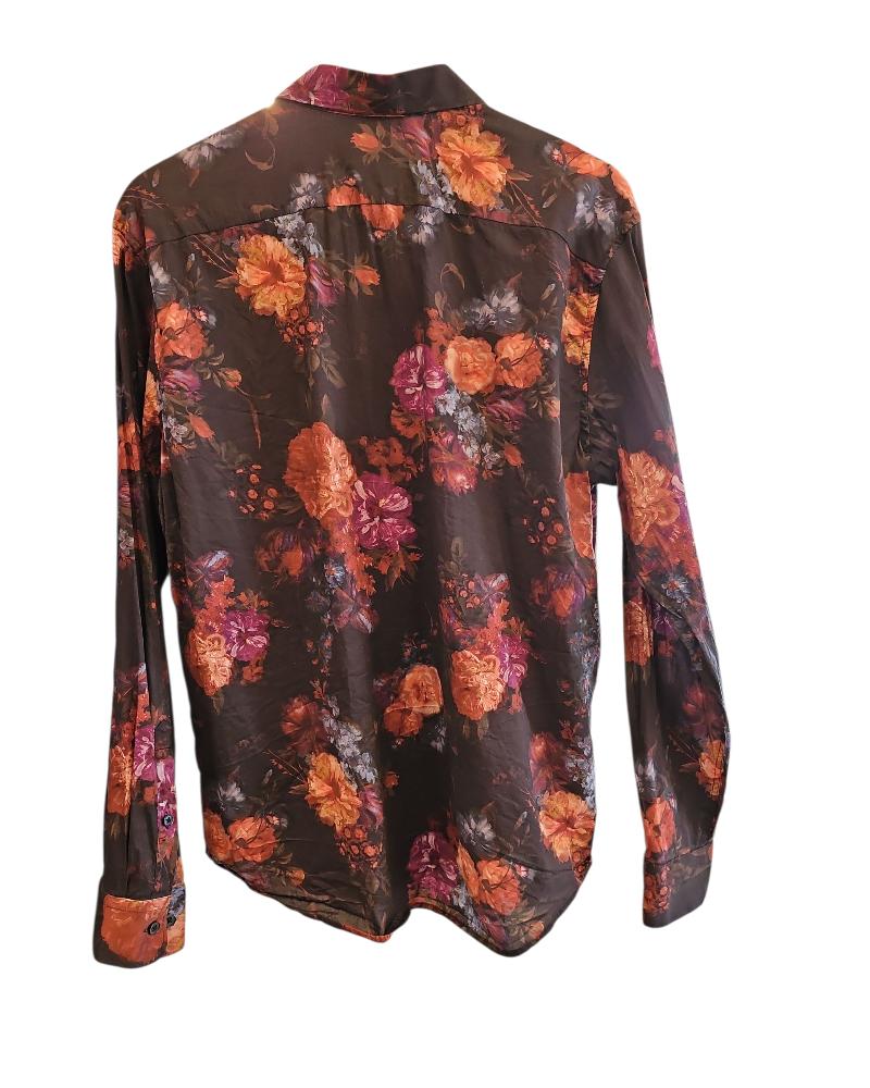 Blommig skjorta