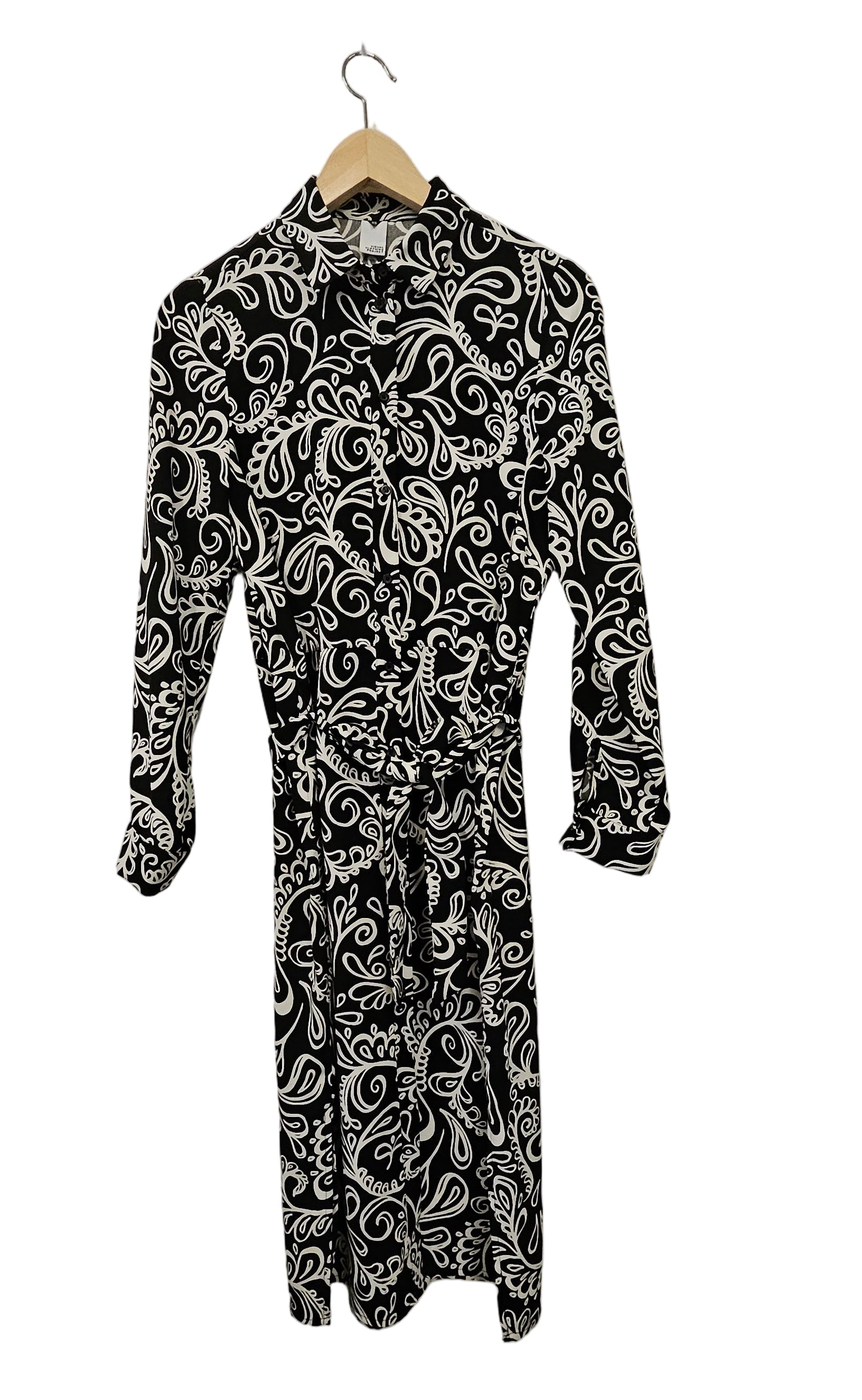 Klänning med knappar