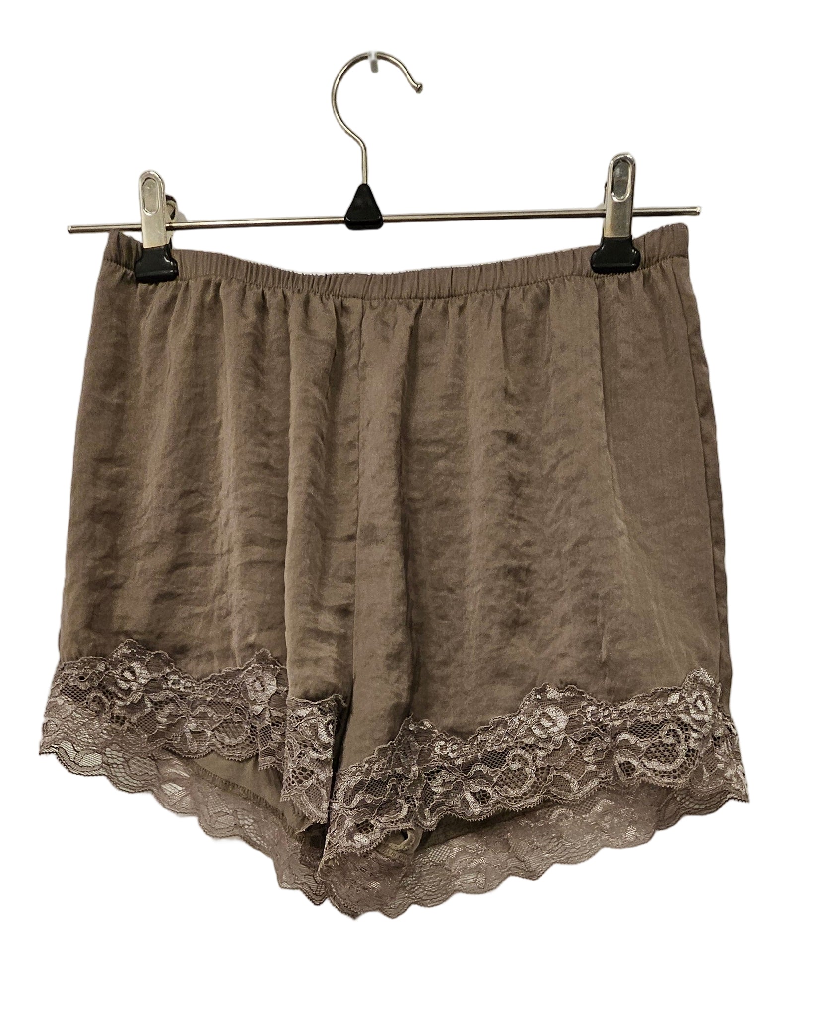 Satinpyjamas med spets