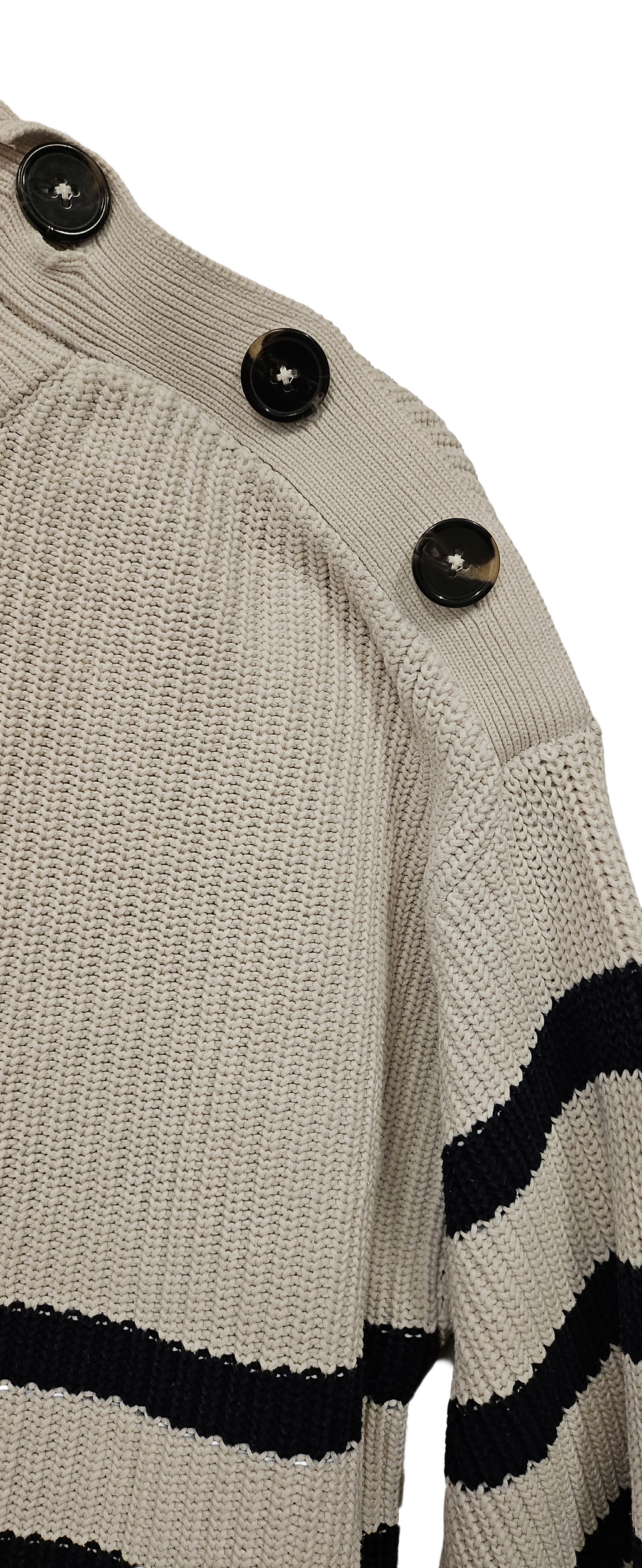 Stickad tröja med ränder